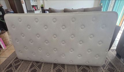 Twin matress