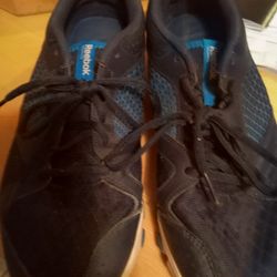 Men's REEBOK SNEAKERS SIZE 9.5 BLACK AND BLUE COLOR