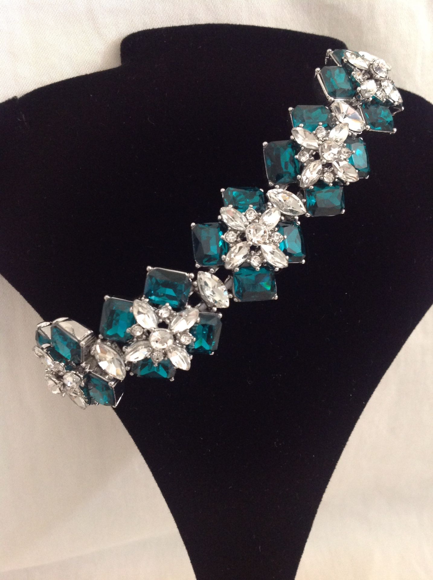 Green & White Holiday Bracelet 