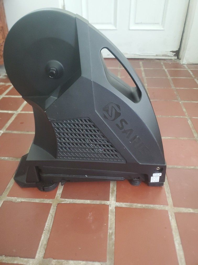 Saris Personal Trainer.