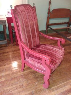 Beautifull Chair excelent condition solid wood excelent