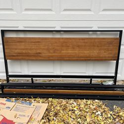 King Size Platform Bed Frame - Excellent Condition $50