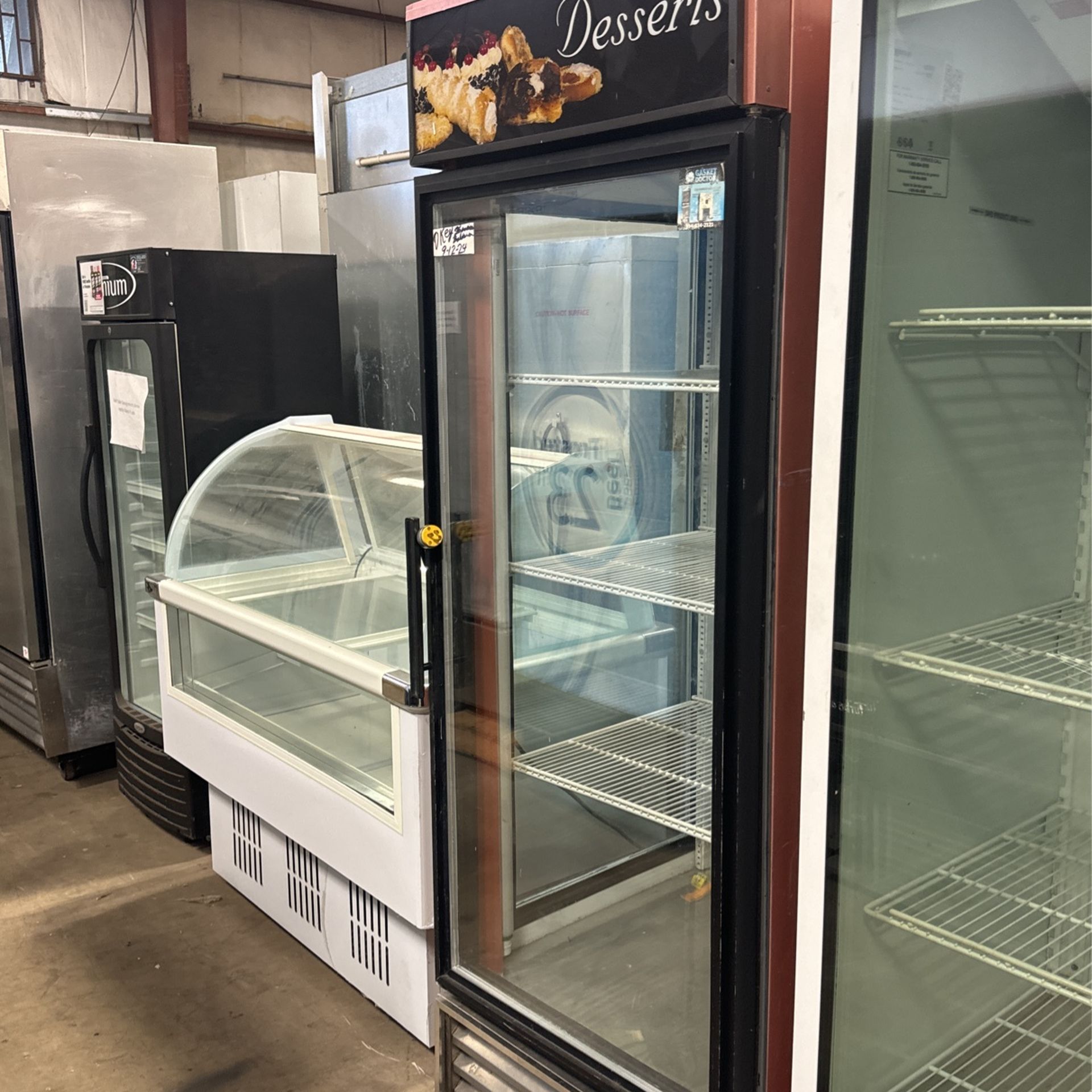 Dessert Refrigerator Case