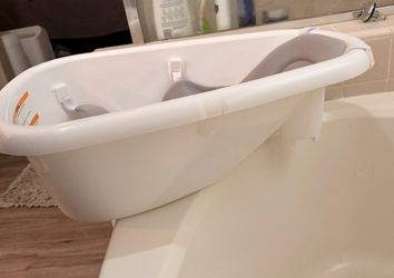 Baby bath tub