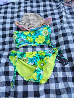 Three-piece Set Of Bathing Suit L 11-13