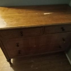 Dresser