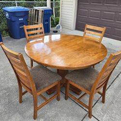 Round Dinning Table set