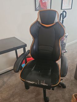 DESK & CHAIR