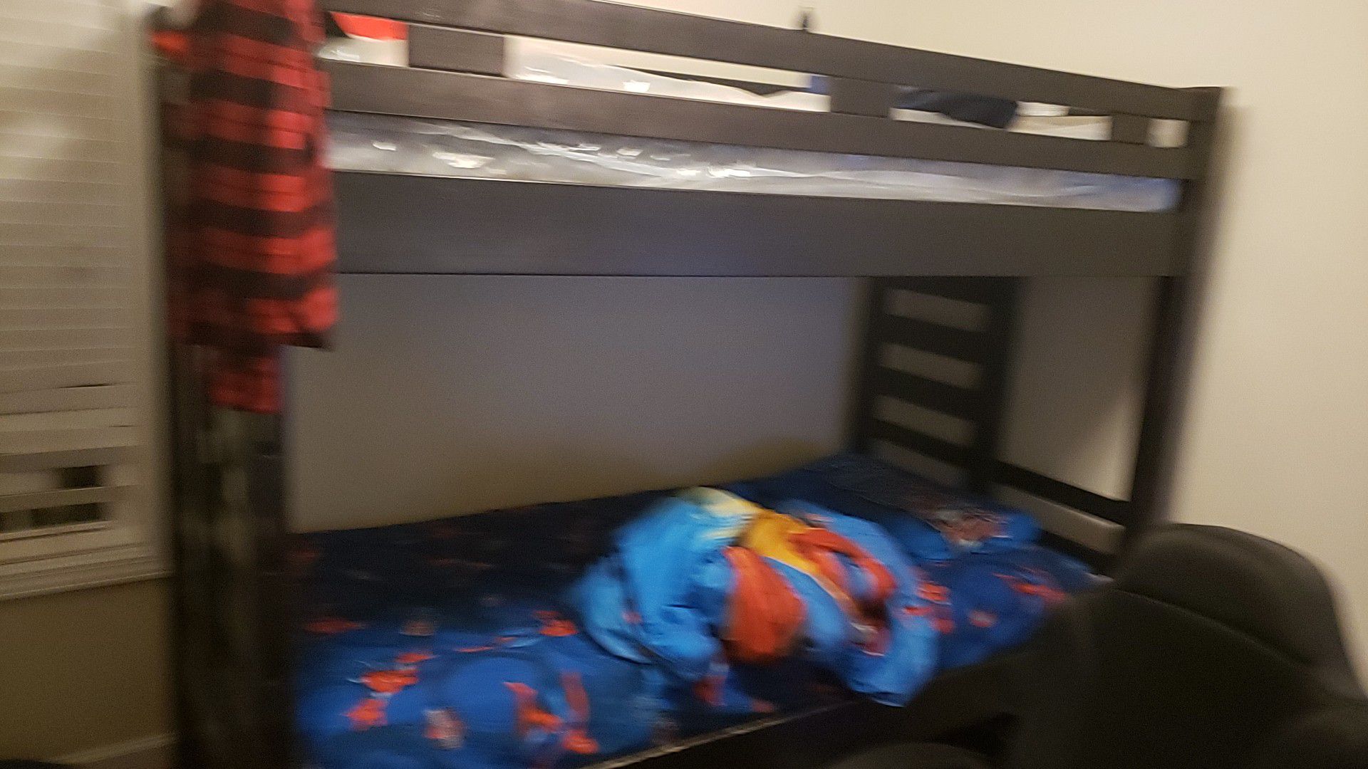Wood bunk bed set