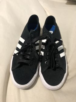 black adidas shoes