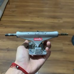 Independent x Supreme Skateboard trucks