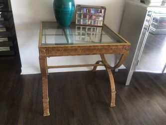 Vintage looking end table