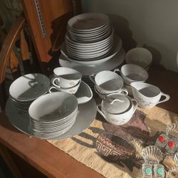 China Dinnerware Vintage Collection