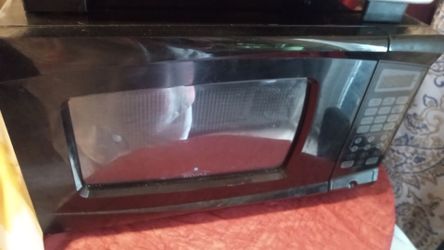 Rival Black Countertop Microwave