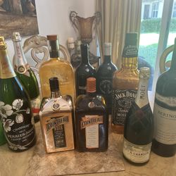 Distributor Decorator Bottles