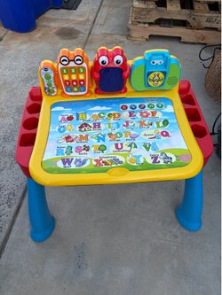 Kids activity table