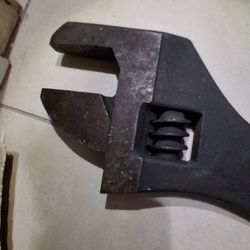 24 In Heavy Duty Drop Forged Wrench 