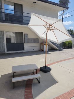 Kids picnic table with outdoor umbrella