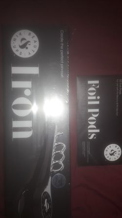 Beauty & pin-ups Iron