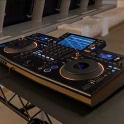 Pioneer Opus Quad DJ Controller + Travel Case