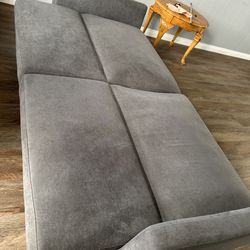 Table and couch turns into bed