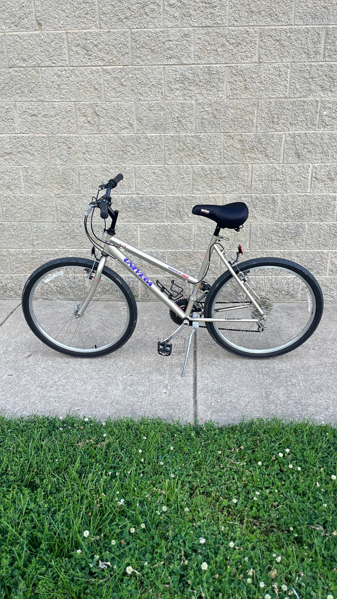 UNIVEGA ROVER 302 WOMAN 18.5” Frame. MOUNTAIN BIKE