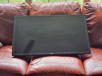 Samsung 40" Smart TV 1080p + Wall Mount
