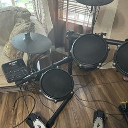 Alesis Turbo Mesh Kit Electric Drum Set 