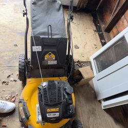 Dewalt Gas Lawn Mower 163CC Self Propelled 