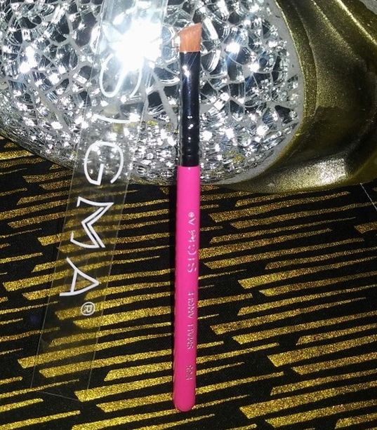 Sigma E65 Small Angle Makeup Brush