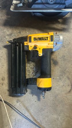 Dewalt 18ga Brad Nailer