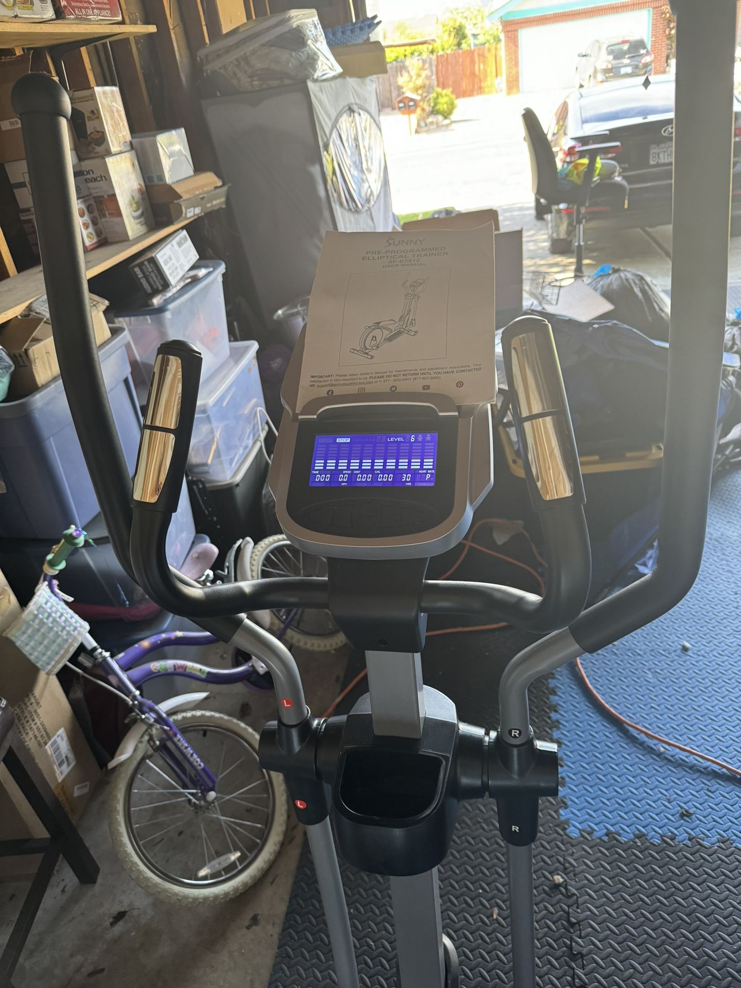 Elliptical Training Machine With Handbook