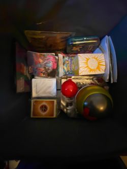 Random Pokémon things( packs are already opened)