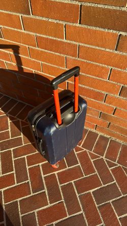 Carry on roller hard case