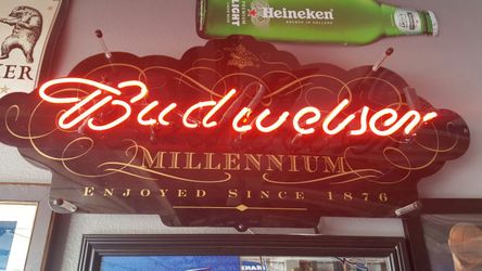 Budweiser millennium bar light