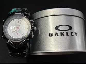Oakley watch ( read description )