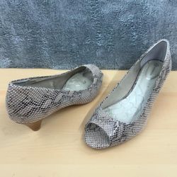Giani Bernini Faux Snakeskin Kitten Heels Tan Brown Peep Toe Low Heel