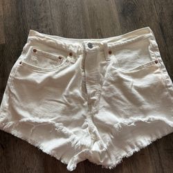 Ladies Levis Shorts Sz 31