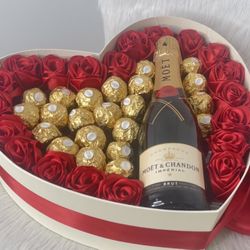 Corazones con rosas hechas a mano/ Gift / Aniversario / Anniversary 