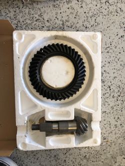 Brand new Dana 30 ring & pinion 4.56 gears