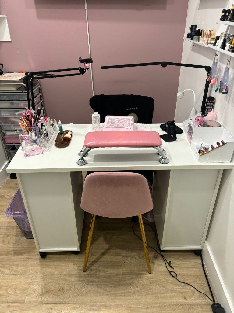 Manicure Table ONLY, READY TO GO!