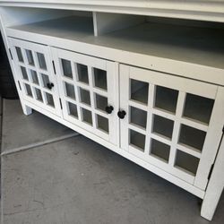 Perfect DIY tv Stand 