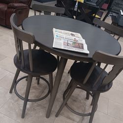 *Manager's Special!!!*--Floor Model Sorrento Dining Table Sets W/3 Swivel Chairs---Delivery Available😉
