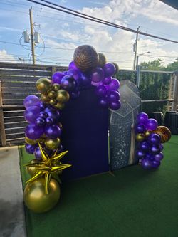 Graduation/ celebration balloon decor