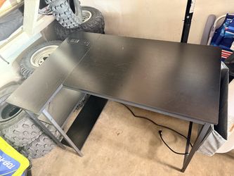 Computer desk