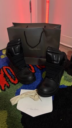 Black Rick Owen’s hightops