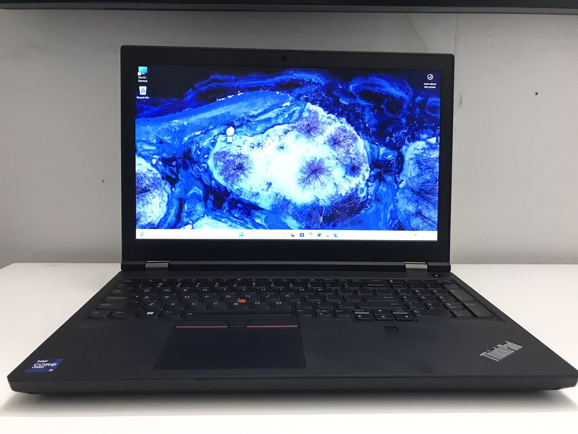 **Lenovo ThinkPad P15 Gen 2 WORKSTATION i9/RTX A2000** *Windows 11 Pro Full Activate. ** Price $850
