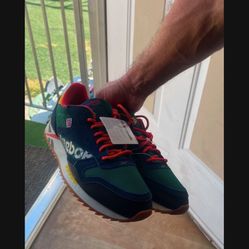 Men's Reebok Alter The Icons Navy / Multicolor size 9 1/2