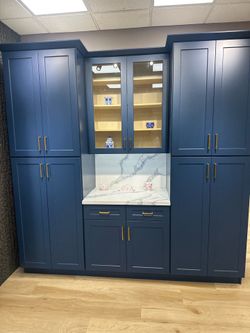 Installation, Designer