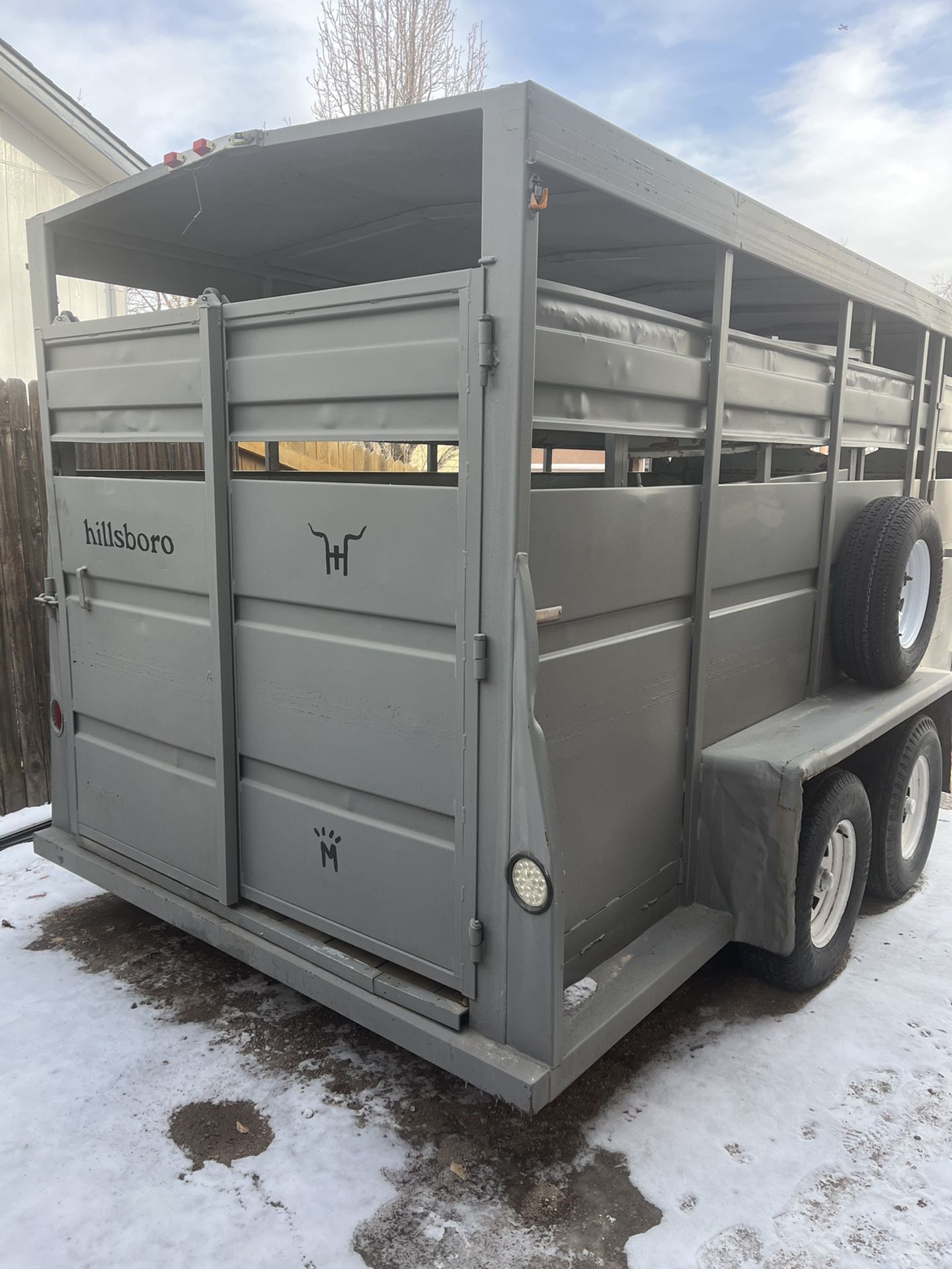 Selling  Horse Trailer   $3800